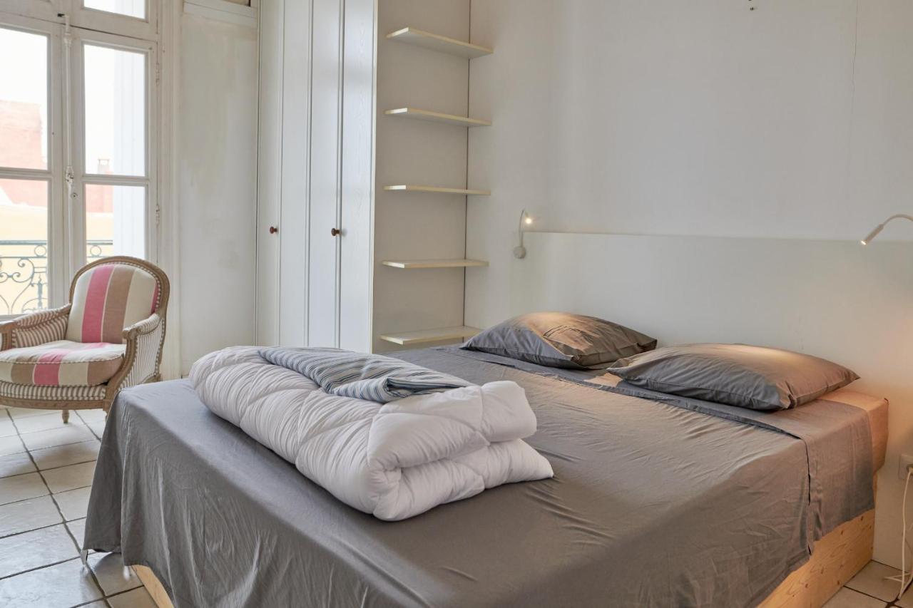 Grand Appartement Au Coeur De Sete Exterior photo