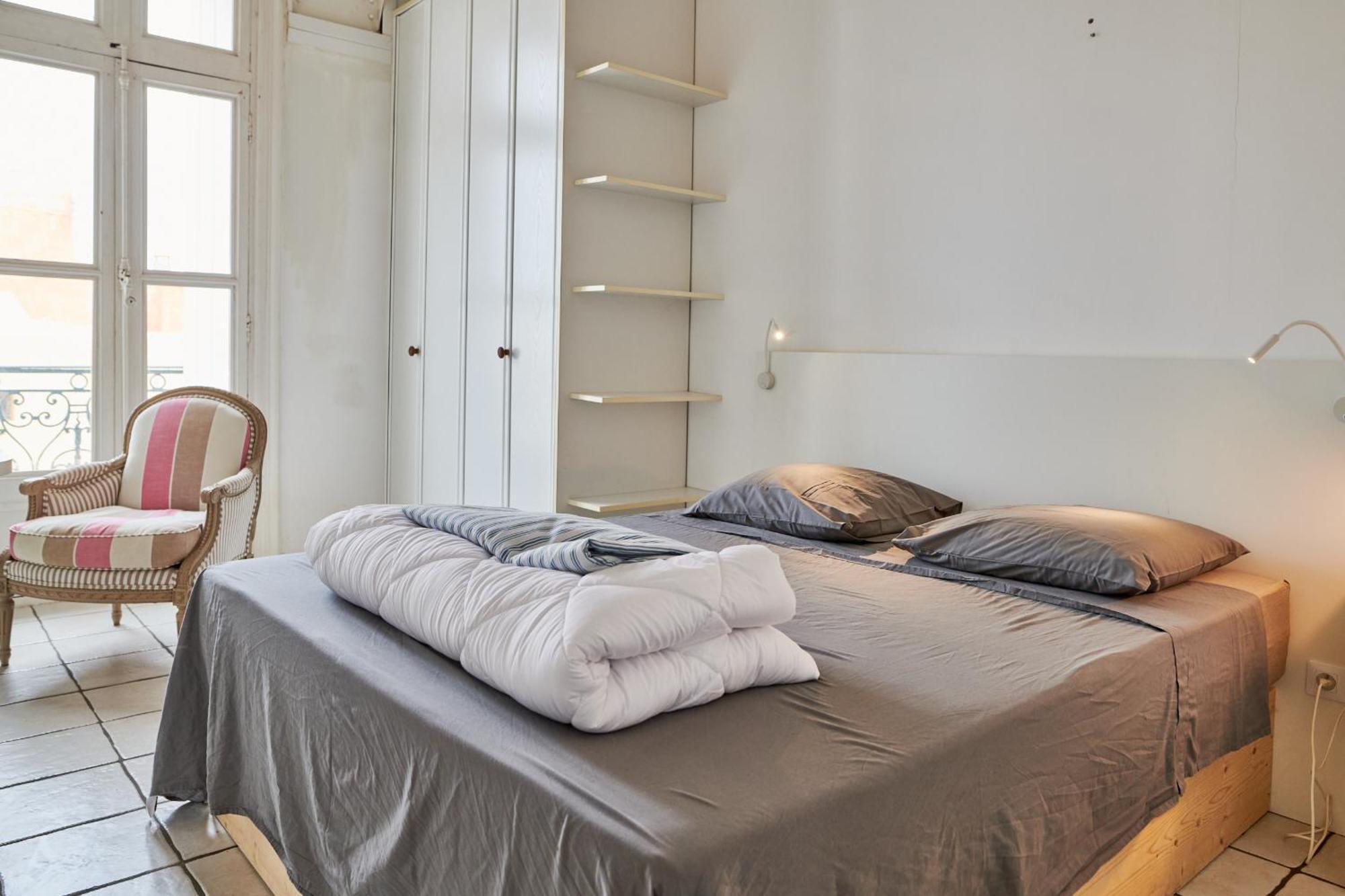 Grand Appartement Au Coeur De Sete Exterior photo