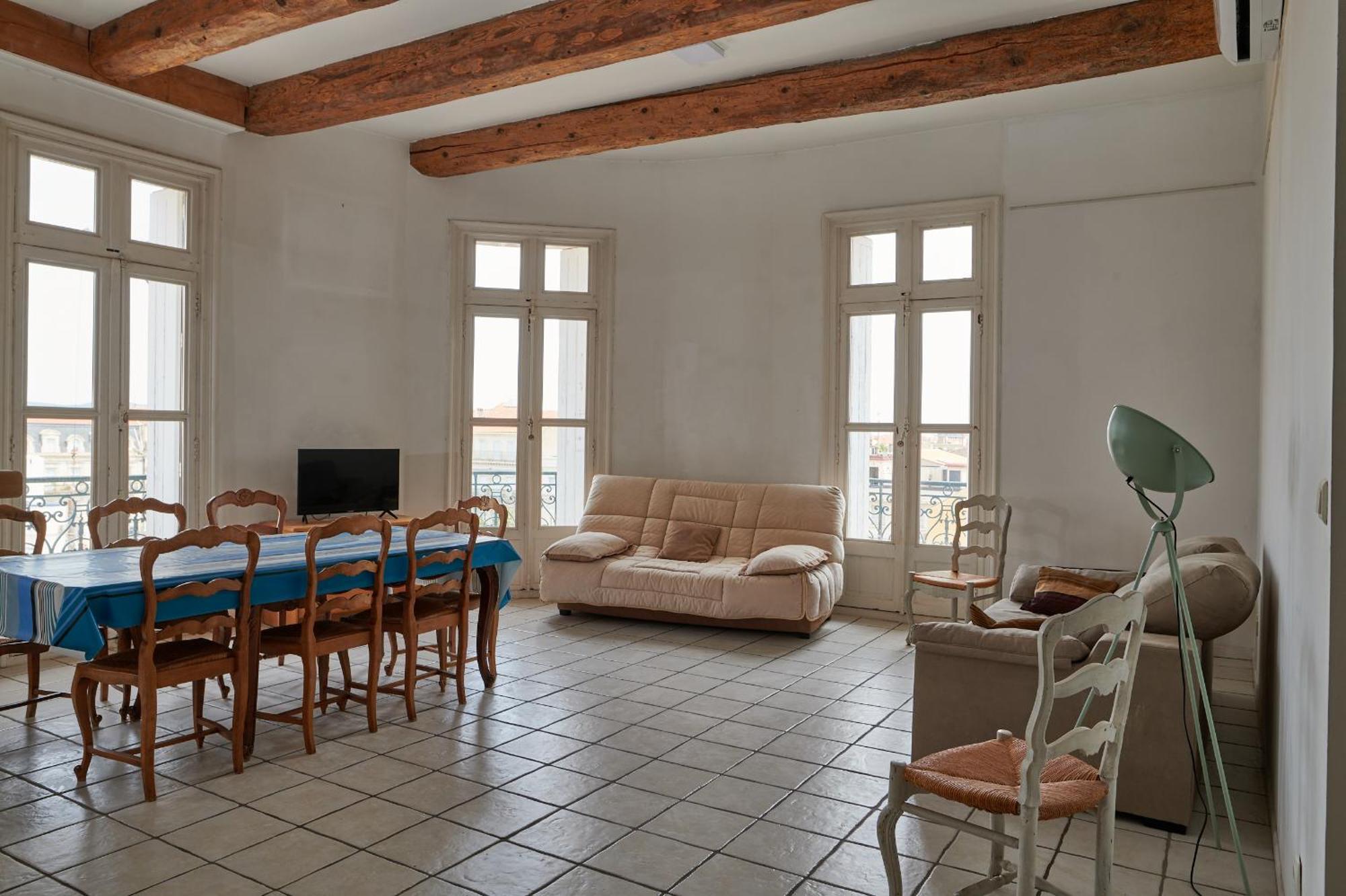 Grand Appartement Au Coeur De Sete Exterior photo